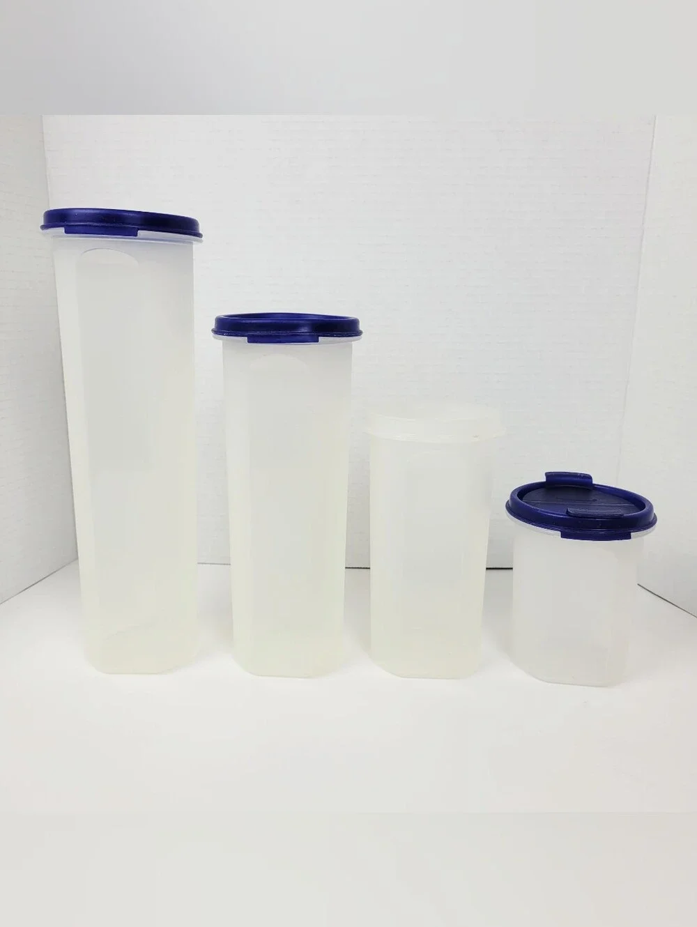 Vtg 80s~Tupperware 1661 1643 1641 1606~Round Modular Mates w/Blue Lids Set Of 4